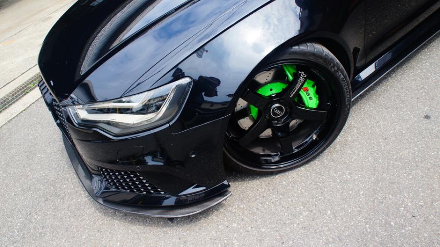 キャリパー塗装施工事例：アウディRS6　キャリパー塗装、ローター塗装　COLOR:#1113 Monster green IMG8_1852_xYjlkM_sub6.jpg