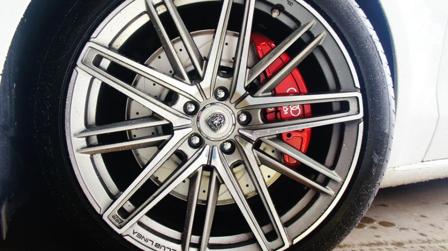 キャリパー塗装施工事例：アウディA8　キャリパー塗装　COLOR:#1102 Charm gross candy red　ローター塗装COLOR:#005 Deep coal black　ローター加工Type：C6S8D IMG8_1854_rARoWL_sub3.jpg