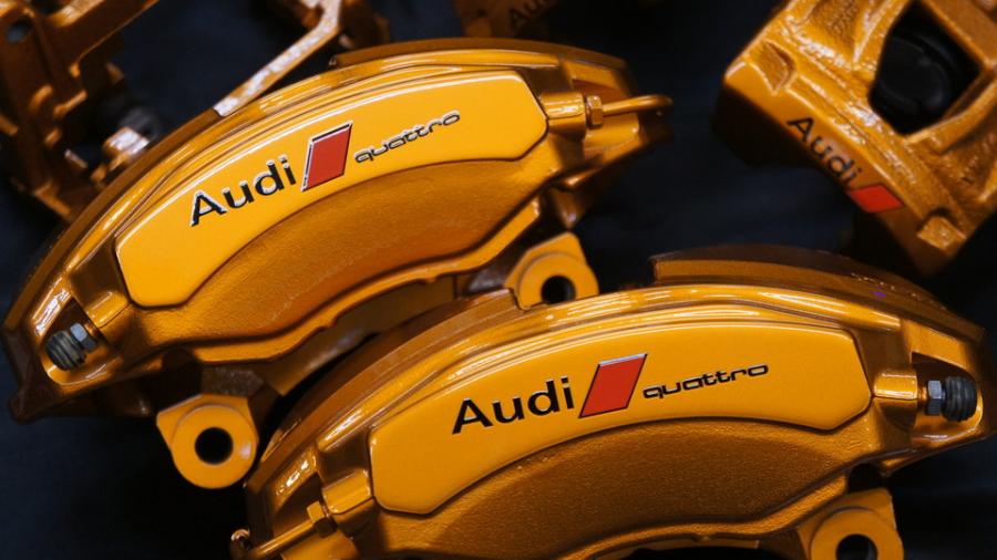 アウディ　キャリパー塗装　COLOR:#030 Royal art pearl orange gold