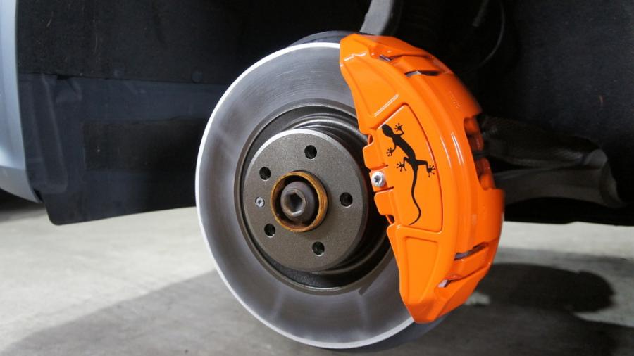 キャリパー塗装施工事例：アウディA6　キャリパー塗装　COLOR:#1110 Valencia premium orange　ローター塗装　COLOR:#004 Blast light gray metalic IMG8_1896_01ZqRk_sub1.jpg