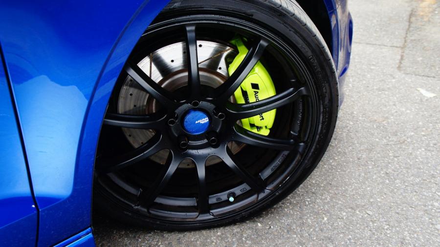 キャリパー塗装施工事例：アウディS3　キャリパー塗装COLOR:#1116 Acid green　ローター加工Type:DS4 IMG8_1911_AbPryu_sub7.jpg