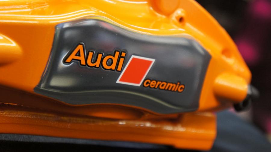 キャリパー塗装施工事例：アウディR8　キャリパー塗装　COLOR:#098 honey of pearl orange　ハイポリッシュ仕上げ IMG8_1921_bnaxRM_sub2.jpg