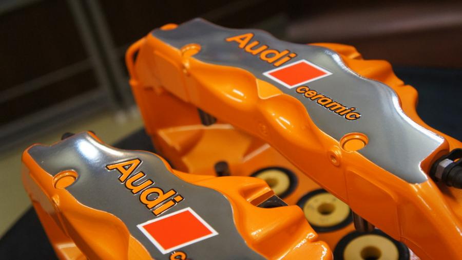 キャリパー塗装施工事例：アウディR8　キャリパー塗装　COLOR:#098 honey of pearl orange　ハイポリッシュ仕上げ IMG8_1921_bnaxRM_sub4.jpg