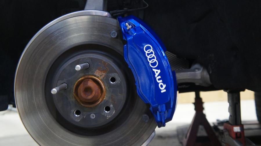 キャリパー塗装施工事例：アウディA5　キャリパー塗装　COLOR:#1115 Deep marine blue IMG8_1931_x629Uv_sub1.jpg