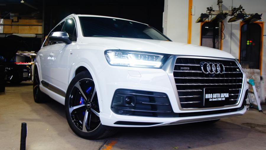 アウディSQ7　キャリパー塗装COLOR:#1115 Deep marine blue