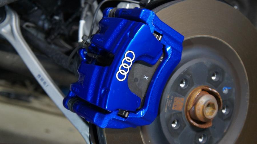 キャリパー塗装施工事例：アウディSQ7　キャリパー塗装COLOR:#1115 Deep marine blue IMG8_1959_SKwREI_sub2.jpg