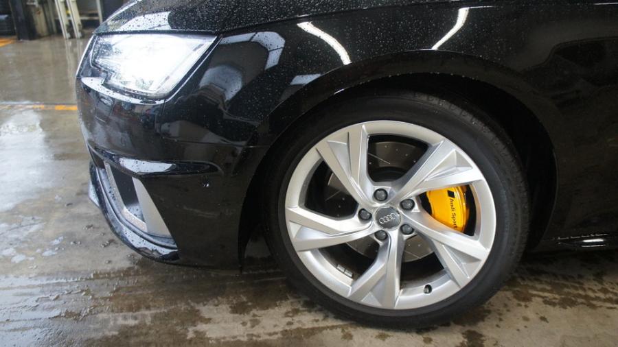 キャリパー塗装施工事例：アウディA4　キャリパー塗装COLOR:#021 california sunshinne yellow　ローター加工Type:DP IMG8_1960_yDY1RT_sub5.jpg