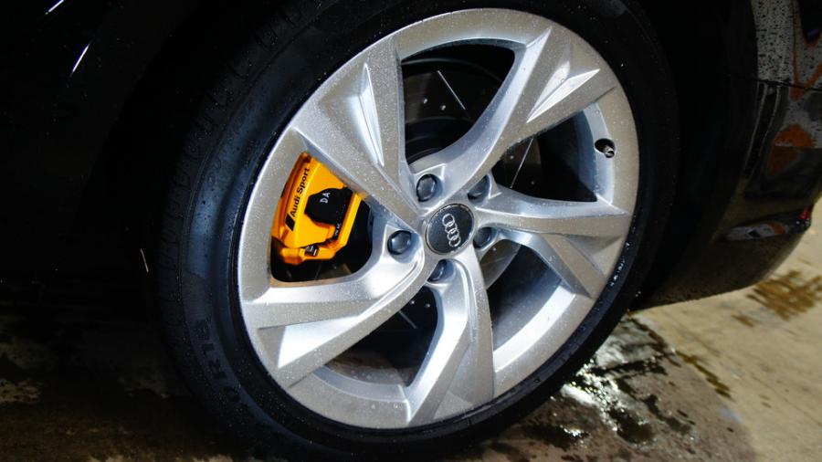 キャリパー塗装施工事例：アウディA4　キャリパー塗装COLOR:#021 california sunshinne yellow　ローター加工Type:DP IMG8_1960_yDY1RT_sub9.jpg