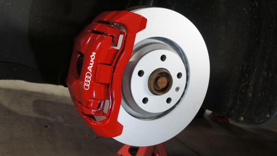 キャリパー塗装施工事例：アウディTT　キャリパー塗装COLOR:#001 Italian losso solid IMG8_1971_GCsK57_sub1.jpg