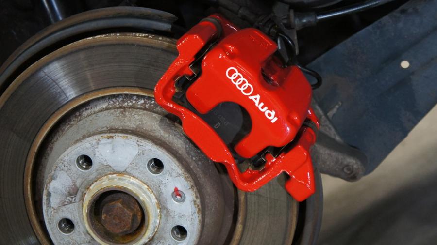 キャリパー塗装施工事例：アウディTT　キャリパー塗装COLOR:#001 Italian losso solid IMG8_1971_GCsK57_sub2.jpg