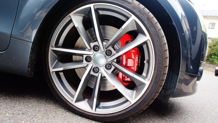 キャリパー塗装施工事例：アウディTT　キャリパー塗装COLOR:#001 Italian losso solid IMG8_1971_GCsK57_sub4.jpg