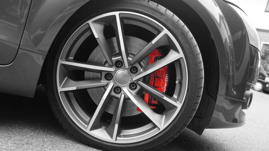 キャリパー塗装施工事例：アウディTT　キャリパー塗装COLOR:#001 Italian losso solid IMG8_1971_GCsK57_sub7.jpg