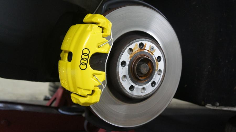 キャリパー塗装施工事例：アウディTT　キャリパー塗装COLOR:#020 hawaiian passion yellow IMG8_1974_Zt9D3A_sub1.jpg