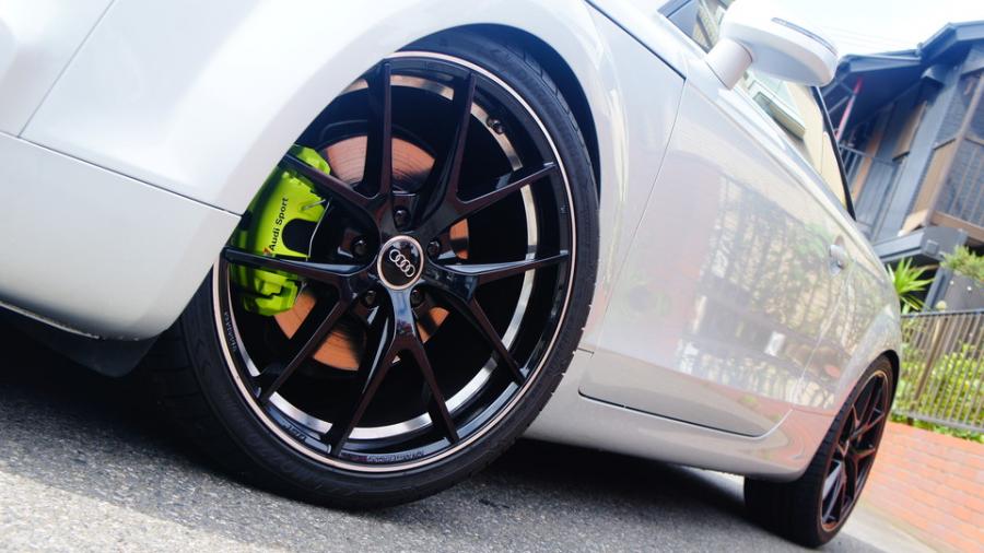 キャリパー塗装施工事例：アウディTT　キャリパー塗装COLOR:#1116 Acid green IMG8_2000_9yKQVU_sub3.jpg