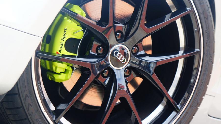 キャリパー塗装施工事例：アウディTT　キャリパー塗装COLOR:#1116 Acid green IMG8_2000_9yKQVU_sub4.jpg