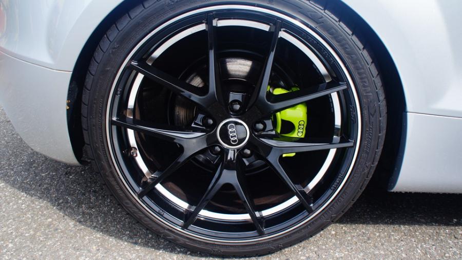 キャリパー塗装施工事例：アウディTT　キャリパー塗装COLOR:#1116 Acid green IMG8_2000_9yKQVU_sub8.jpg