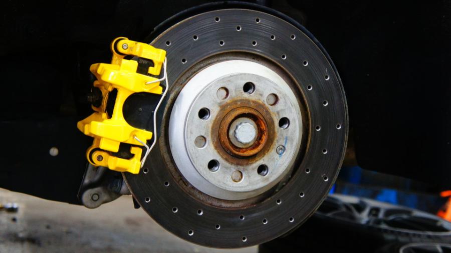 キャリパー塗装施工事例：アウディTTS　キャリパー塗装COLOR:#002 giallo modena　ローター加工Type:DD　ディクセルMタイプパット装着 IMG8_2019_o2Zmr7_sub2.jpg