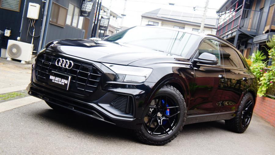 アウディQ8　キャリパー塗装COLOR:#1115 Deep marine blue　ローター塗装COLOR:#004 Blast light gray metalic