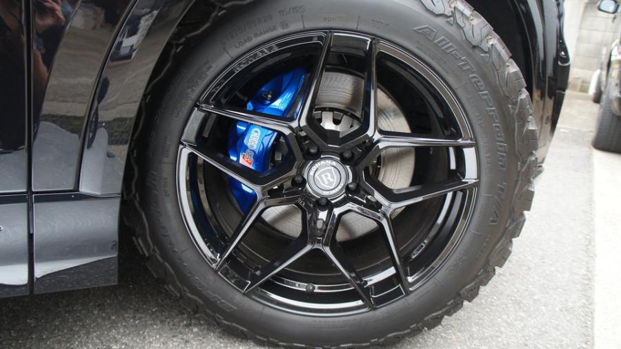 キャリパー塗装施工事例：アウディQ8　キャリパー塗装COLOR:#1115 Deep marine blue　ローター塗装COLOR:#004 Blast light gray metalic IMG8_2026_GeQAfM_sub10.jpg