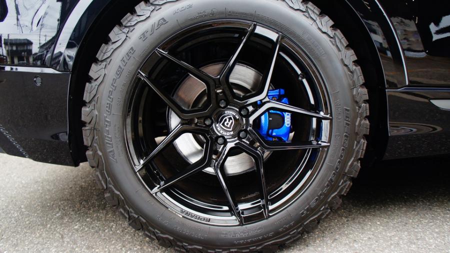 キャリパー塗装施工事例：アウディQ8　キャリパー塗装COLOR:#1115 Deep marine blue　ローター塗装COLOR:#004 Blast light gray metalic IMG8_2026_GeQAfM_sub11.jpg