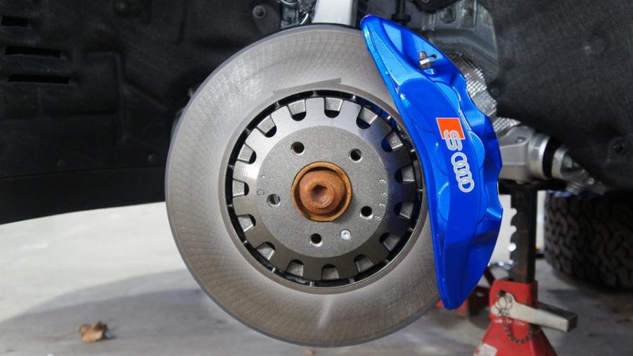 キャリパー塗装施工事例：アウディQ8　キャリパー塗装COLOR:#1115 Deep marine blue　ローター塗装COLOR:#004 Blast light gray metalic IMG8_2026_GeQAfM_sub2.jpg