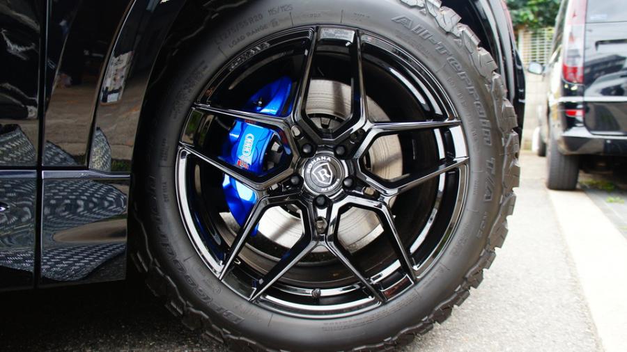 キャリパー塗装施工事例：アウディQ8　キャリパー塗装COLOR:#1115 Deep marine blue　ローター塗装COLOR:#004 Blast light gray metalic IMG8_2026_GeQAfM_sub9.jpg