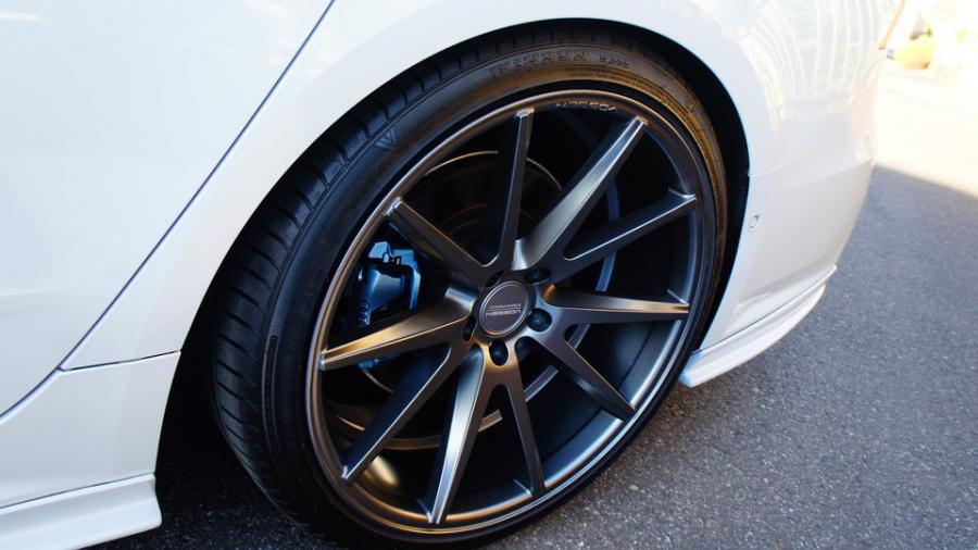 キャリパー塗装施工事例：アウディA7　キャリパー塗装COLOR:#1109 Transparent aqua blue metallic IMG8_2069_O1alc5_sub10.jpg