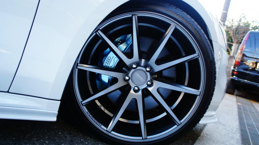 キャリパー塗装施工事例：アウディA7　キャリパー塗装COLOR:#1109 Transparent aqua blue metallic IMG8_2069_O1alc5_sub7.jpg