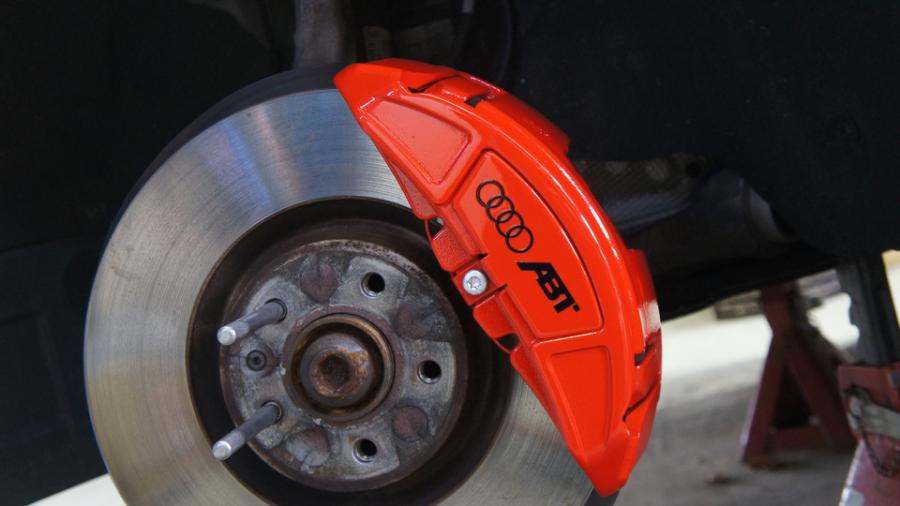 キャリパー塗装施工事例：アウディA7　キャリパー塗装COLOR:#1112 Racing red　ダストダウンパット装着 IMG8_2074_xpvcss_sub1.jpg