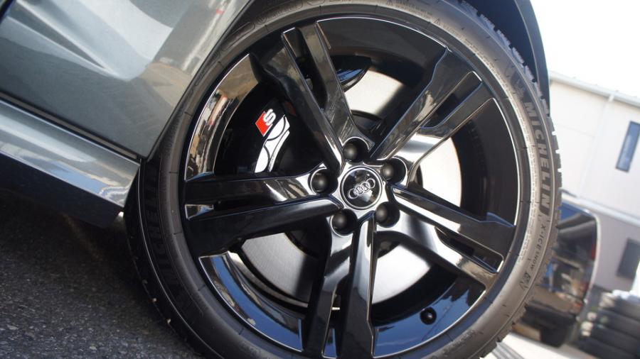 キャリパー塗装施工事例：アウディS6　キャリパー塗装COLOR:#005 Deep coal black IMG8_2077_72KpSl_sub3.jpg