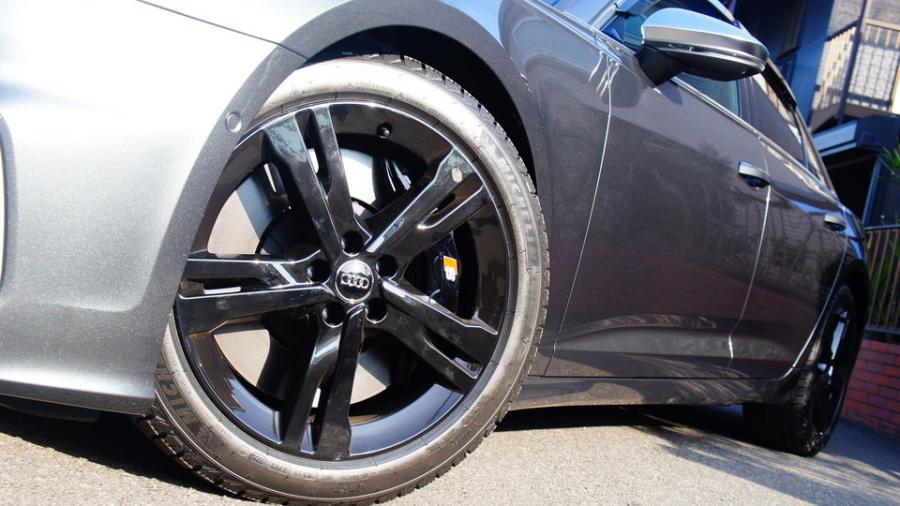 キャリパー塗装施工事例：アウディS6　キャリパー塗装COLOR:#005 Deep coal black IMG8_2077_72KpSl_sub5.jpg