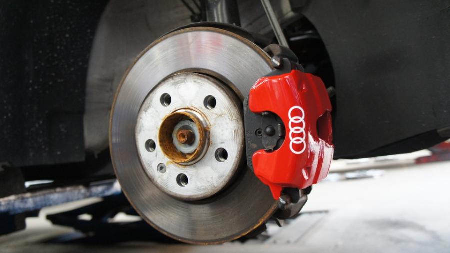 キャリパー塗装施工事例：アウディA1　キャリパー塗装COLOR:#001 Italian losso solid IMG8_2124_D638OP_sub1.jpg