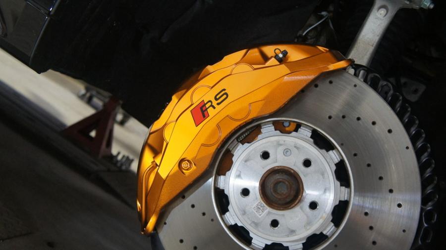 キャリパー塗装施工事例：アウディRS7　キャリパー塗装　COLOR:#030 Royal art pearl orange gold　ホイールオリジナル塗装 IMG8_2140_7FdDCU_sub2.jpg