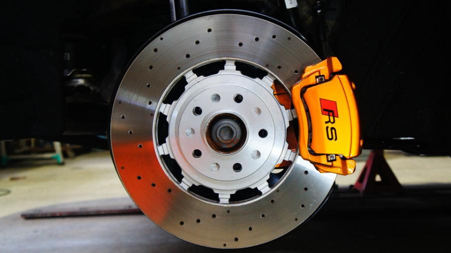 キャリパー塗装施工事例：アウディRS7　キャリパー塗装　COLOR:#030 Royal art pearl orange gold　ホイールオリジナル塗装 IMG8_2140_7FdDCU_sub3.jpg