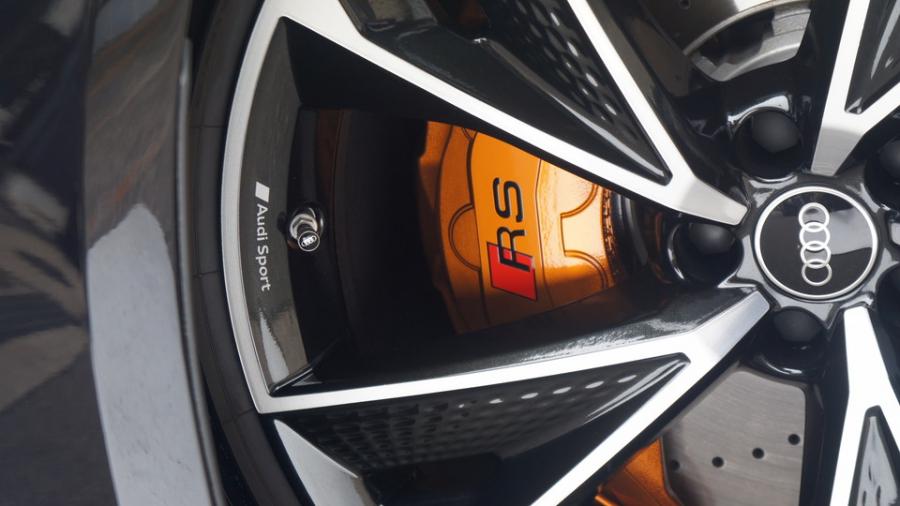 キャリパー塗装施工事例：アウディRS7　キャリパー塗装　COLOR:#030 Royal art pearl orange gold　ホイールオリジナル塗装 IMG8_2140_7FdDCU_sub6.jpg