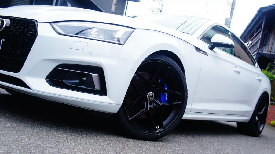 キャリパー塗装施工事例：アウディA5　キャリパー塗装　COLOR:#1115 Deep marine blue IMG8_2147_zeEHgL_sub3.jpg