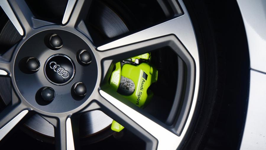 キャリパー塗装施工事例：アウディTT　キャリパー塗装COLOR:#1116 Acid green IMG8_2162_6302Ah_sub6.jpg