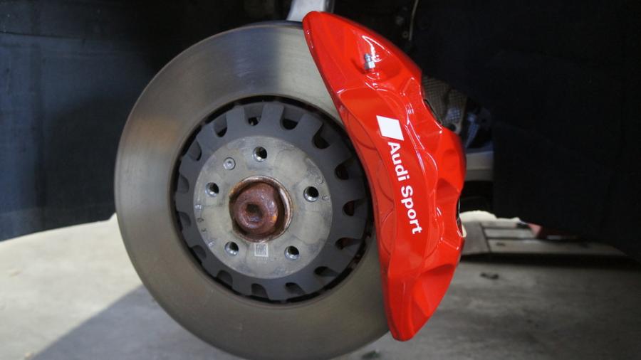 キャリパー塗装施工事例：アウディA8　キャリパー塗装COLOR:#001 Italian losso solid IMG8_2181_Kly6I5_sub1.jpg