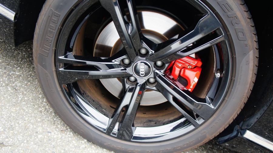 キャリパー塗装施工事例：アウディA8　キャリパー塗装COLOR:#001 Italian losso solid IMG8_2181_Kly6I5_sub11.jpg