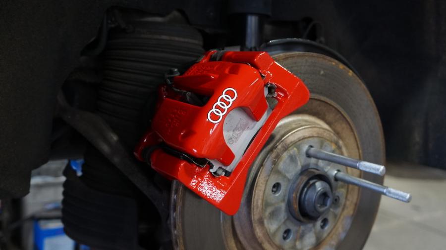 キャリパー塗装施工事例：アウディS6　キャリパー塗装COLOR:#001 Italian losso solid IMG8_2222_uLjzGL_sub1.jpg