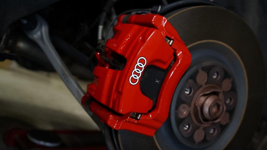 キャリパー塗装施工事例：アウディQ8　キャリパー塗装COLOR:#001 Italian losso solid IMG8_2277_ehIQTm_sub1.jpg