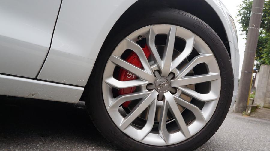 キャリパー塗装施工事例：アウディA6アバント　キャリパー塗装COLOR:#001 Italian losso solid　ディクセル製Mパット一台分　ローターSD装着 IMG8_2325_Ui5TcY_sub5.jpg