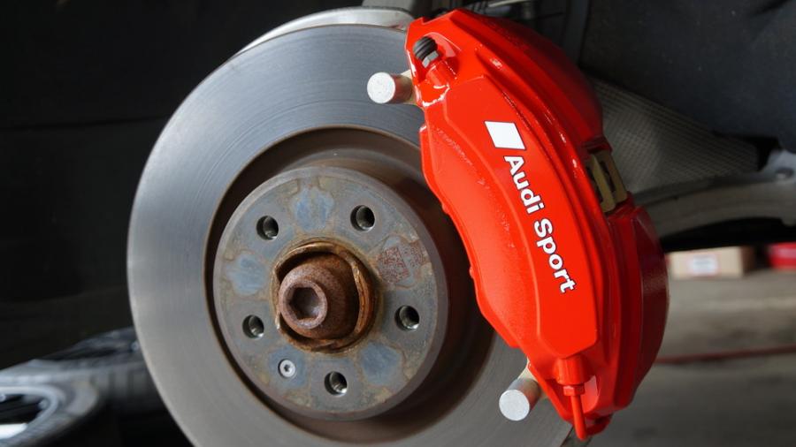 キャリパー塗装施工事例：アウディA4オールロード　キャリパー塗装COLOR：#001 Italian losso solid IMG8_2326_10yDwc_sub1.jpg