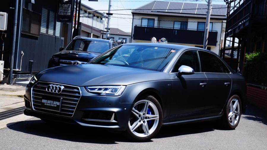 アウディS4　キャリパー塗装COLOR:#1115 Deep marine blue