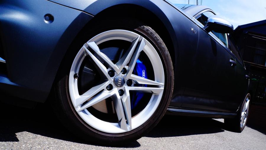 キャリパー塗装施工事例：アウディS4　キャリパー塗装COLOR:#1115 Deep marine blue IMG8_2328_Ysj2Ay_sub3.jpg