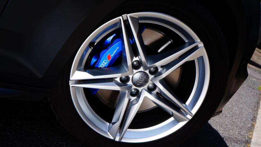 キャリパー塗装施工事例：アウディS4　キャリパー塗装COLOR:#1115 Deep marine blue IMG8_2328_Ysj2Ay_sub5.jpg