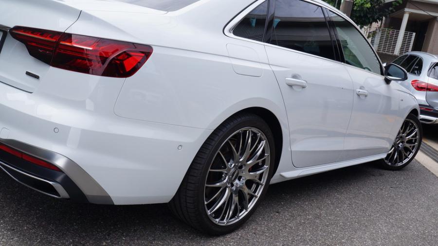 キャリパー塗装施工事例：アウディA4　キャリパー塗装COLOR:#001 Italian losso solid IMG8_2337_io7JdL_sub6.jpg