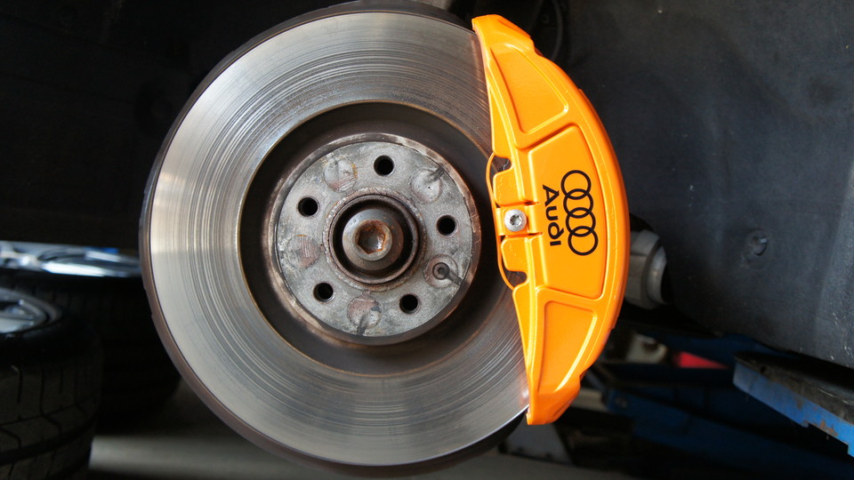 アウディA7 3.0Tquattro純正キャリパー塗装　カラー：#098 honey of pearl orange