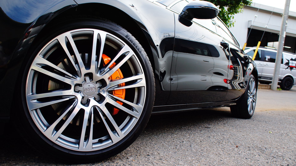 キャリパー塗装施工事例：アウディA7 3.0Tquattro純正キャリパー塗装　カラー：#098 honey of pearl orange IMG8_693_vMR4d8_sub4.jpg