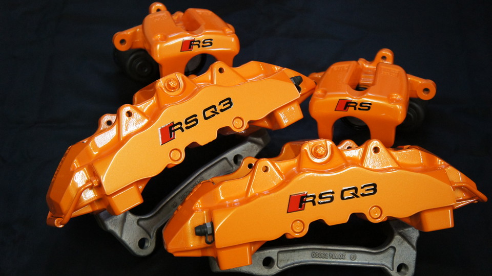 アウディRS Q3純性キャリパー塗装　カラー：#098 honey of pearl orange